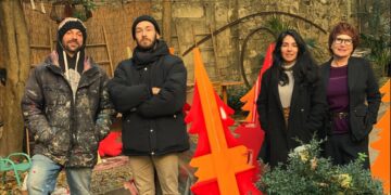 Quand les sapins peints dansent dans les rues d’Avignon