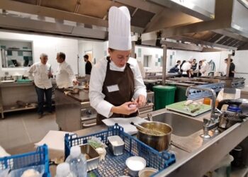 À 17 ans, Louise Abras remporte la finale régionale du Meilleur Apprenti Cuisinier de France à l’Ecole Hôtelière d’Avignon