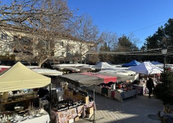 Plus de 80 exposants vous attendent au marché de Noël de Lourmarin