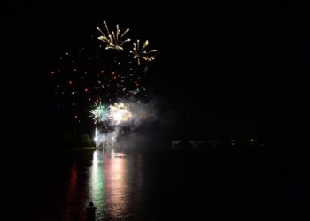 Feu d&rsquo;artifice d&rsquo;Avignon : impossible d&rsquo;y assister depuis l&rsquo;île de la Barthelasse