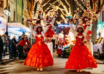 Cavaillon : une parade lumineuse lance les festivités de Noël