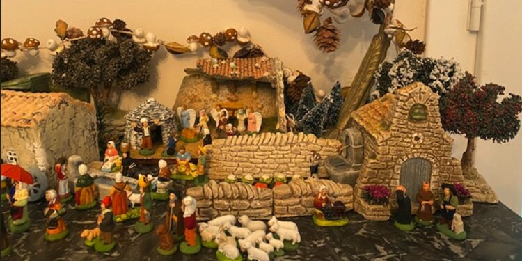 À Orange, le Salon des Santonniers célèbre l’âme de Noël 