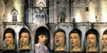 Son et lumière s&rsquo;invitent sur la façade du Palais des Papes