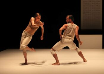L’Amour en mouvement, ‘Crocodile’, danse captivante à L’Autre Scène
