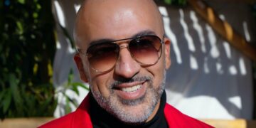 &lsquo;Sourire c&rsquo;est maintenant&rsquo;, un kit de survie mentale pour nous reconnecter à ce qui donne vraiment du sens à notre vie