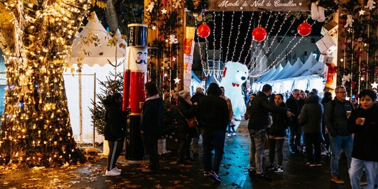 Cavaillon : la Place du Clos se transforme en village de Noël