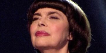 Mireille Mathieu à Confluence : 60 ans de carrière pour la plus célèbre Demoiselle d’Avignon