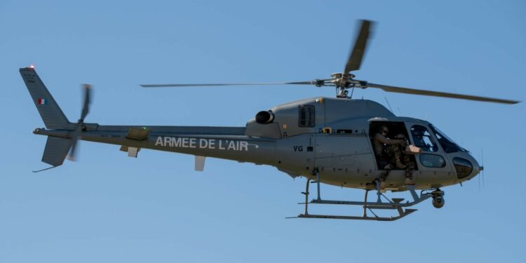 Un hélicoptère de la base aérienne d’Orange s’est posé en catastrophe à Uzès
