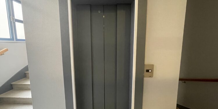 Ascenseurs : Combien sont concernés par l’obsolescence et la 2G ?
