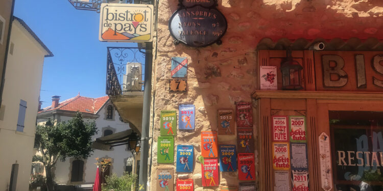 Faut-il inscrire les bistrots français au patrimoine immatériel de l’UNESCO ?