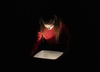 &lsquo;Là personne&rsquo; de Geoffrey Rouge-Carrassat au Théâtre des Halles