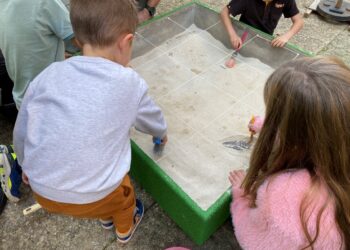 Vacances scolaires : les enfants s&rsquo;essaient à la paléontologie à Apt