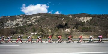 (Vidéo) La course Paris-Nice en route pour le Vaucluse