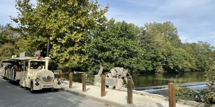 Le petit train de L&rsquo;Isle-sur-la-Sorgue reprend du service