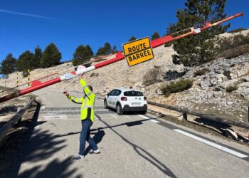 La route vers le sommet du Mont Ventoux rouvre en partie