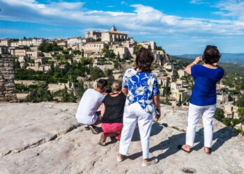 Les vacances de printemps s’adaptent aux réalités économiques