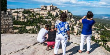 Les vacances de printemps s’adaptent aux réalités économiques