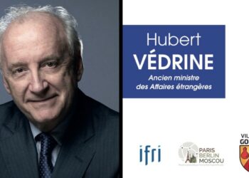 Hubert Védrine en conférence à Gordes