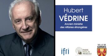 Hubert Védrine en conférence à Gordes