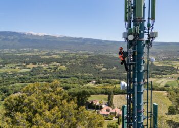 Orange prend de la hauteur pour entretenir ses réseaux