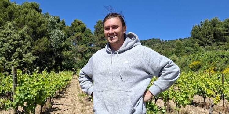 À 28 ans, Loha Sommer gère le domaine familial de la Maurelle, des vignes à Gigondas et Vacqueyras qui datent de 1753