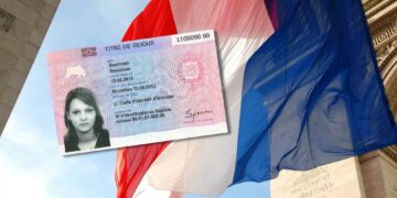 Les titres de séjours coûtent désormais plus chers