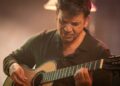 (Vidéo) Jean-Félix Lalanne enchante de sa guitare les jardins de l&rsquo;Abbaye Saint-André