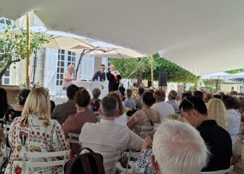 Une véritable ‘ode à la joie’ aux Causeries de Châteauneuf-du-Pape avec Franck Ferrand et Frédéric Lenoir