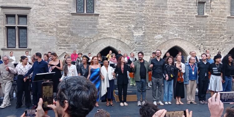 Le Festival d&rsquo;Avignon n&rsquo;est pas neutre ? La question ne s&rsquo;est même pas posée à &lsquo;L&rsquo;aube des questions&rsquo;