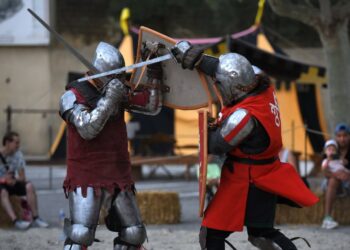 (Vidéo) Châteauneuf-du-pape, Quand la véraison réveille le Moyen-Age