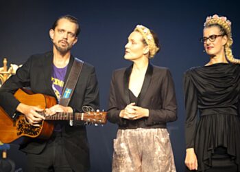 Blond and Blond and Blond – Domaj, un spectacle musical drôle et impertinent à l’Arrache-coeur