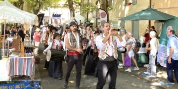 Festival Ventoux Saveurs, Fête gourmande à Villes-sur-Auzon, le cochon et l’huile d’olive se mettent à table