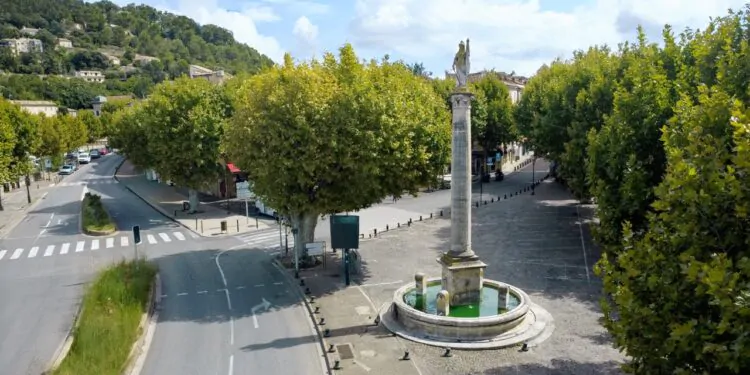 Travaux de la Place de la Bouquerie à Apt : la circulation perturbée jusqu’en décembre
