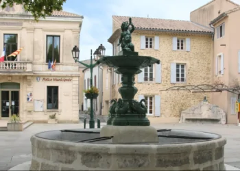 Sainte-Cécile-les-Vignes : l’agresseur d’un élu expulsé au Maroc