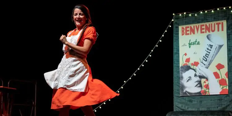 Le seul en scène de Simona Boni chanté, dansé et raconté au Théâtre Golovine